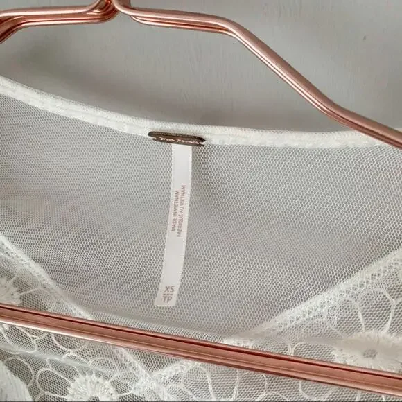 Free People Lola Lace Trim V-neck Top Size XS - Picture 7 of 8